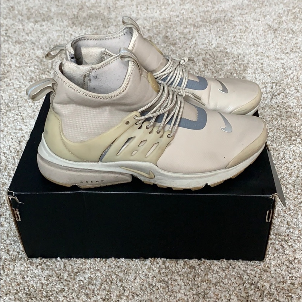 Women’s Nike Utility Presto size 8